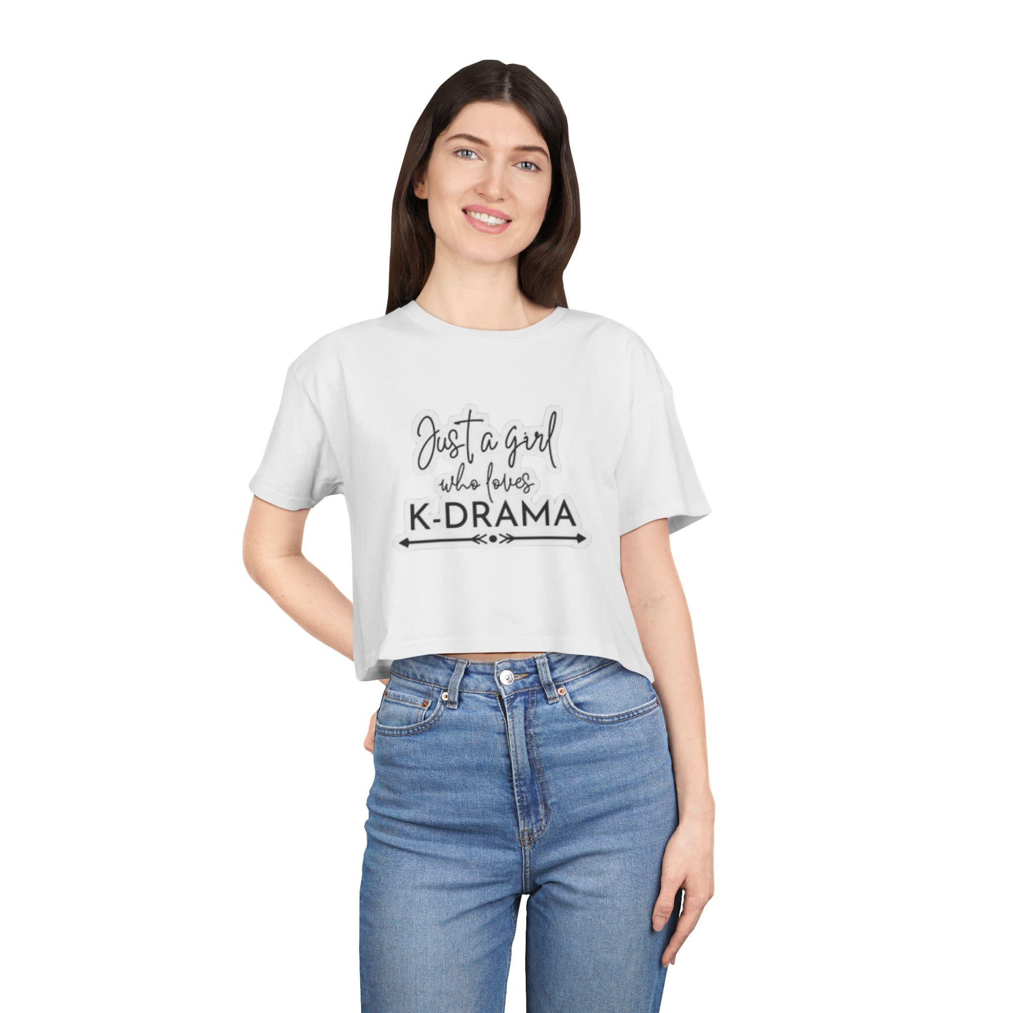 Just a Girl Who Loves K-Drama Camiseta feminina curta - Camiseta K-Drama da moda para fãs, presente estiloso para amantes de dramas coreanos