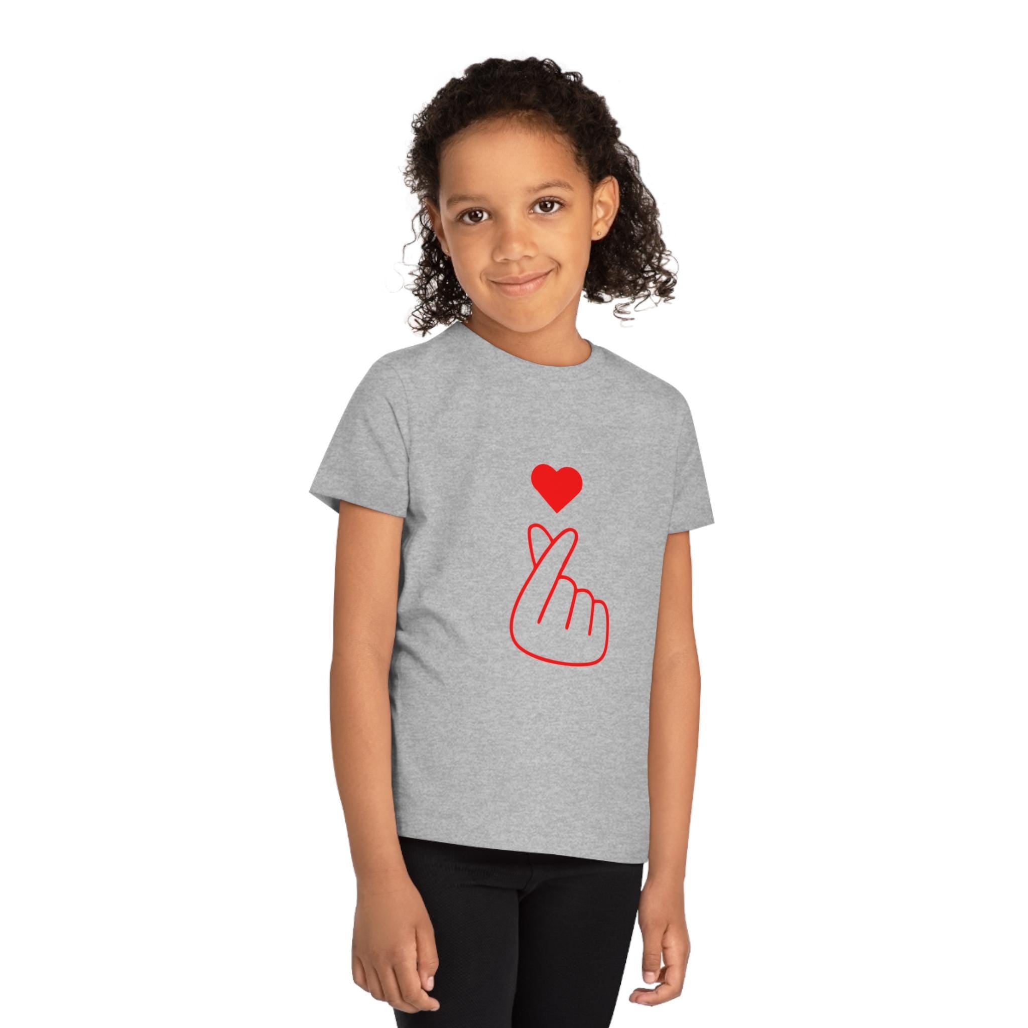 Red Love Heart Finger K-Pop Design Kids' Creator T-Shirt, Trendy and Cute, for K-Pop Fans, Comfortable & Stylish Gift for Young Music Lovers