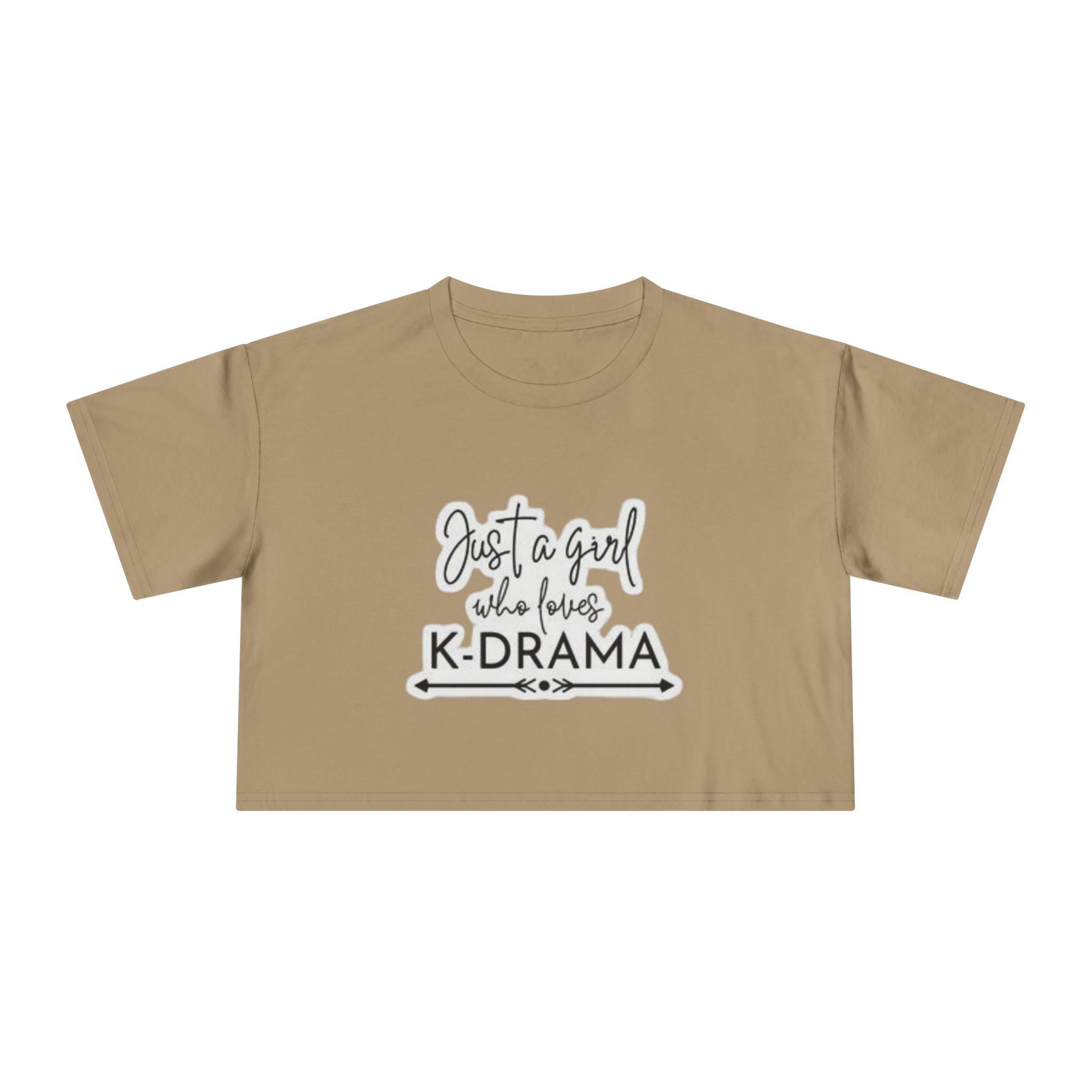 Just a Girl Who Loves K-Drama Camiseta feminina curta - Camiseta K-Drama da moda para fãs, presente estiloso para amantes de dramas coreanos
